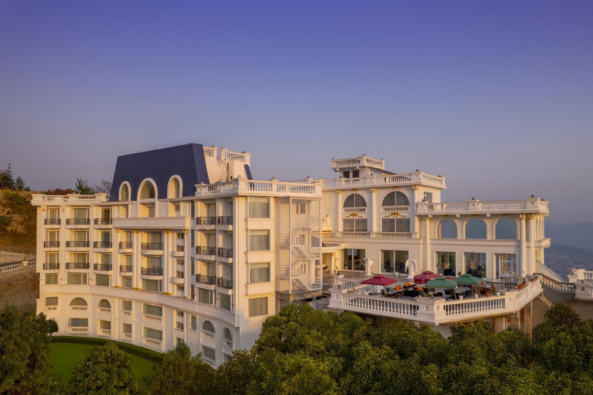 Le Glamour Resort & Wellness Spa 포카라 외부 사진